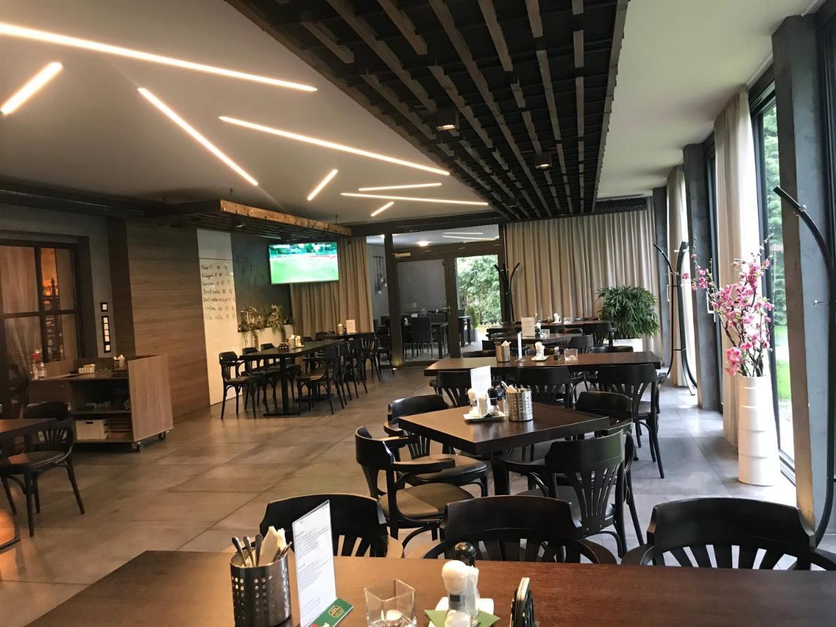 Restaurace A Penzion U Klasku Оломоуц Экстерьер фото